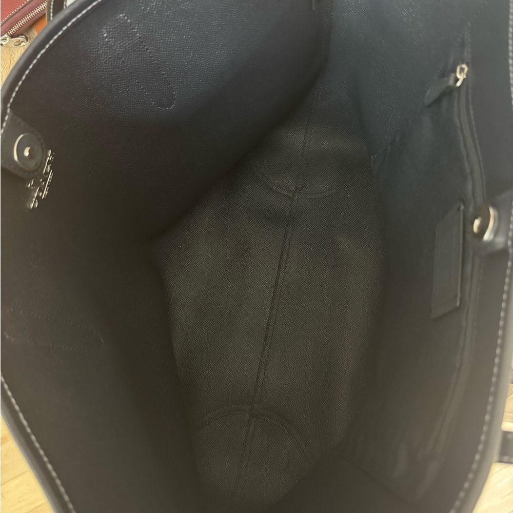 Coach purse - Picture 3 of 4